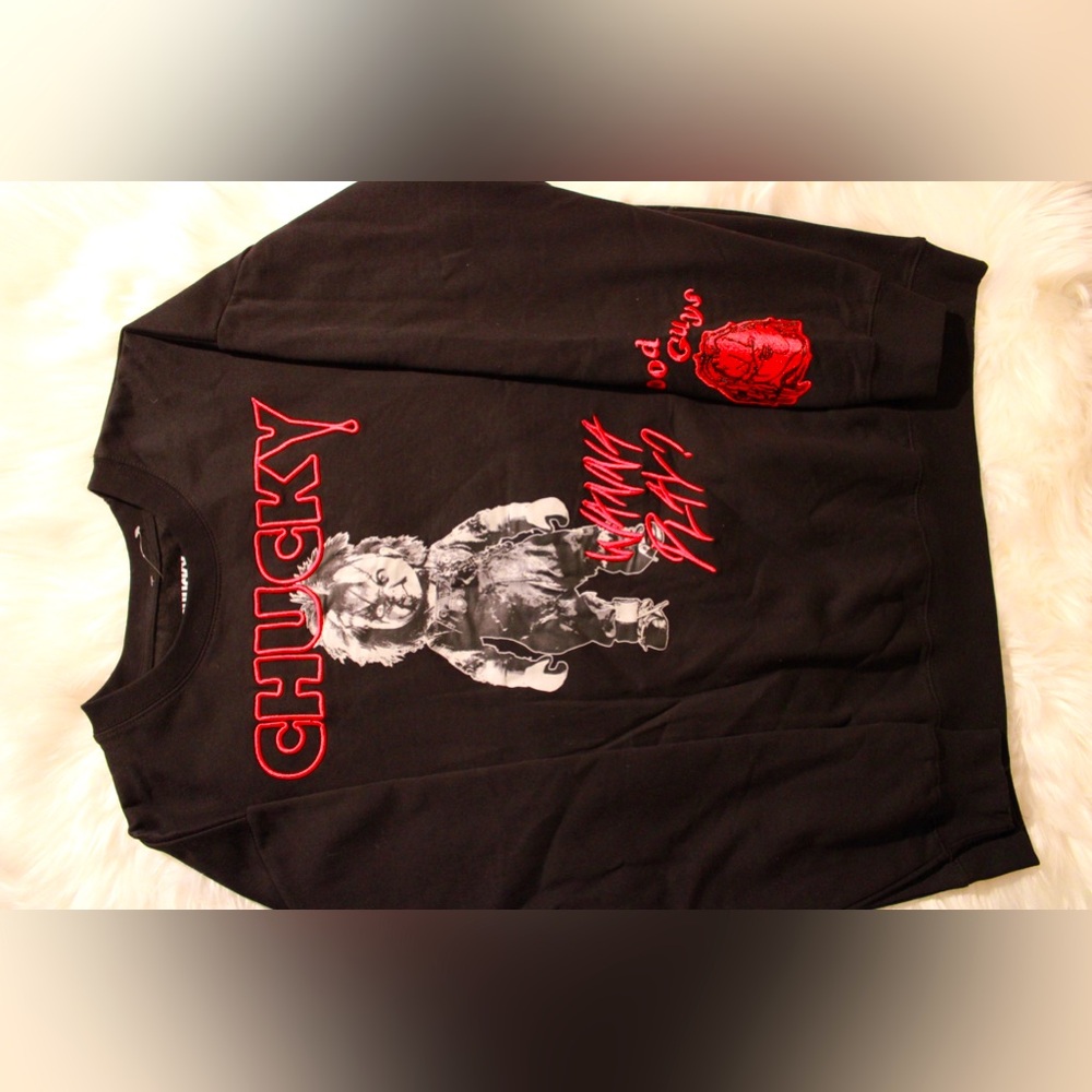New chucky crew neck sweater size L